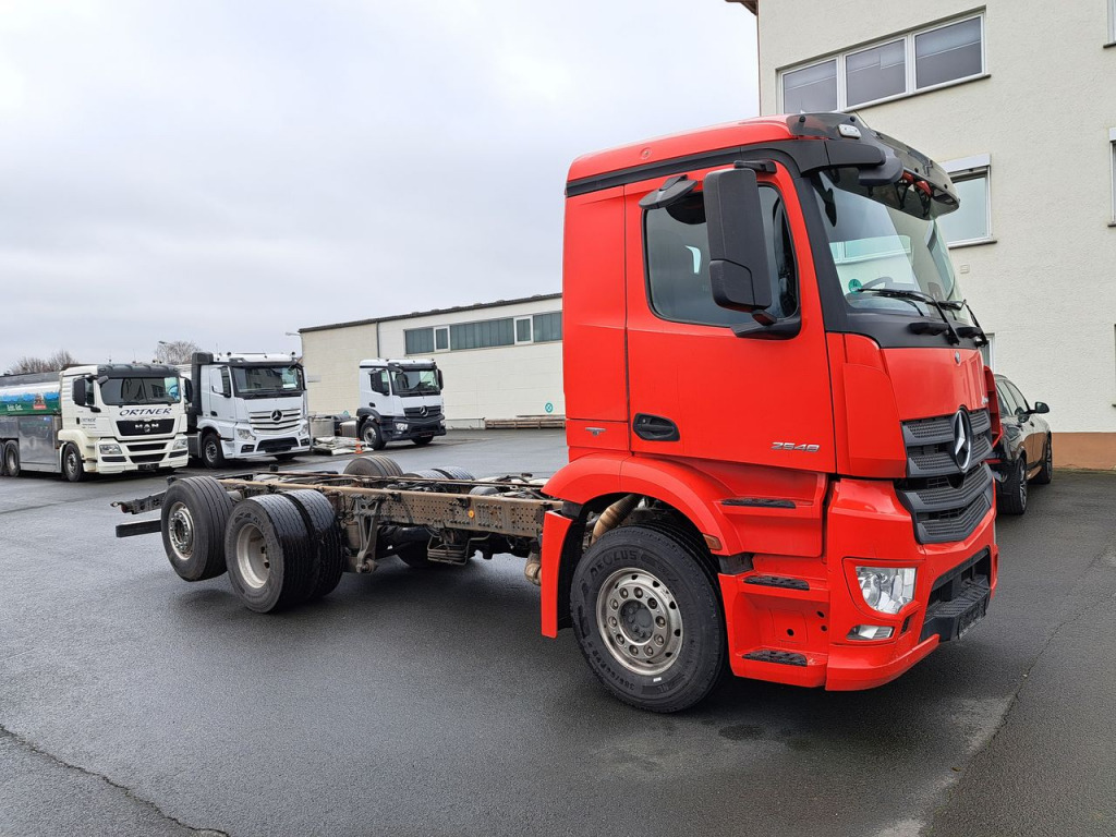 Mercedes Benz Antos 2548 6x2  (Nr. 5669) - Cab chassis truck: picture 2