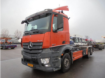 Mercedes-Benz Antos 2845 6X2 - Hook lift truck: picture 1