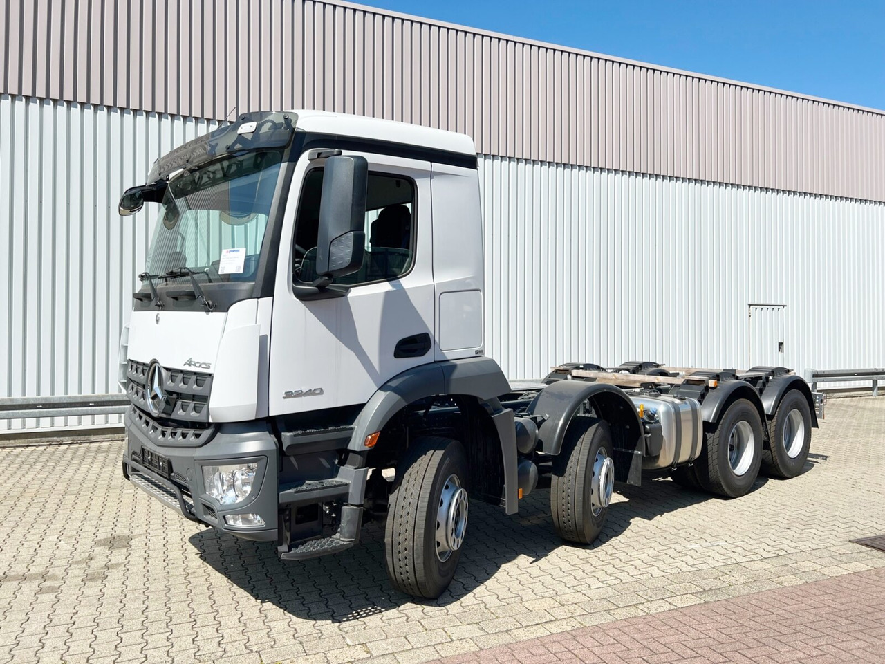 Mercedes-Benz Arocs 3240 8x4 Arocs 3240 8x4 Navi/Standheizung - Cab chassis truck: picture 1
