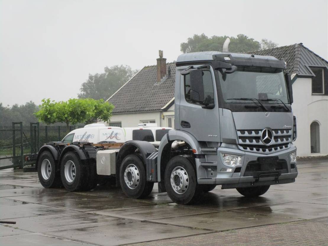 Mercedes-Benz Arocs 3240 8x4 New  - Cab chassis truck: picture 3