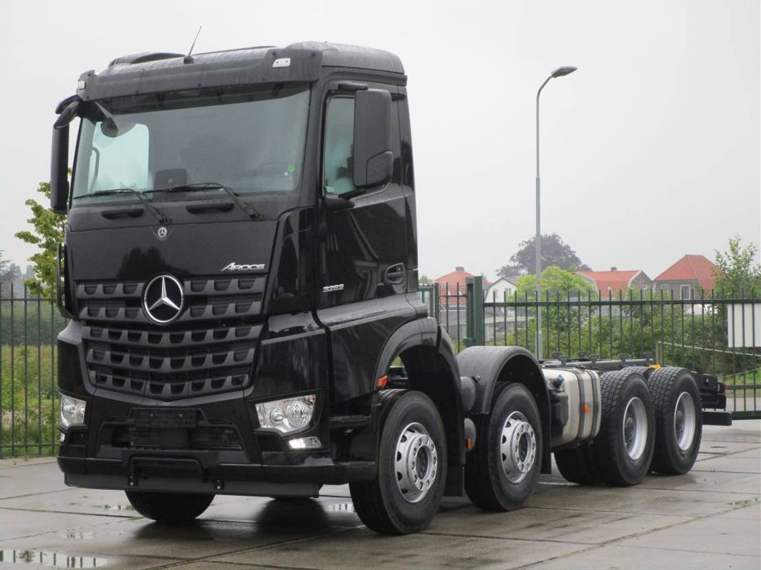 Mercedes-Benz Arocs 3263 8x4 New  - Cab chassis truck: picture 4