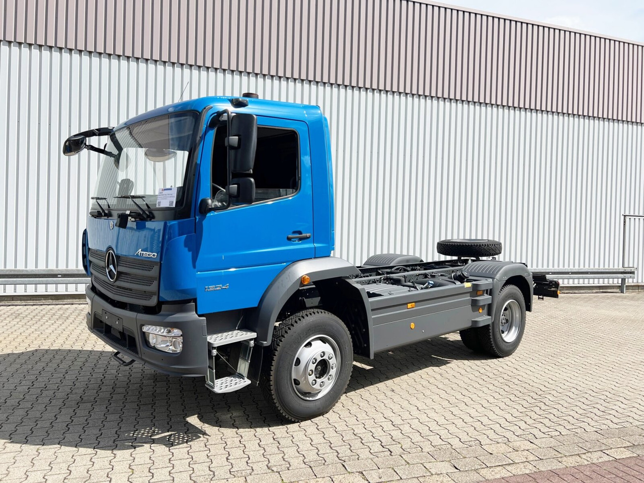 Mercedes-Benz Atego 1324 A 4x4 Atego 1324 A 4x4, Nebenantrieb - Cab chassis truck: picture 1