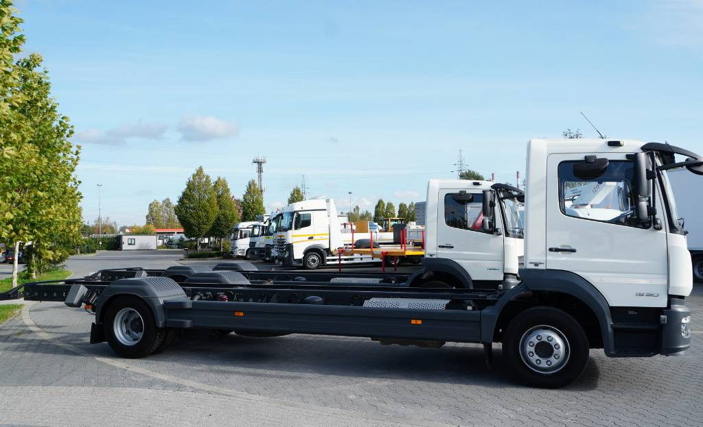 Mercedes-Benz Atego 1530 L 4×2 E6 chassis / length 7.4 m / 6 pcs  - Skip loader truck: picture 5