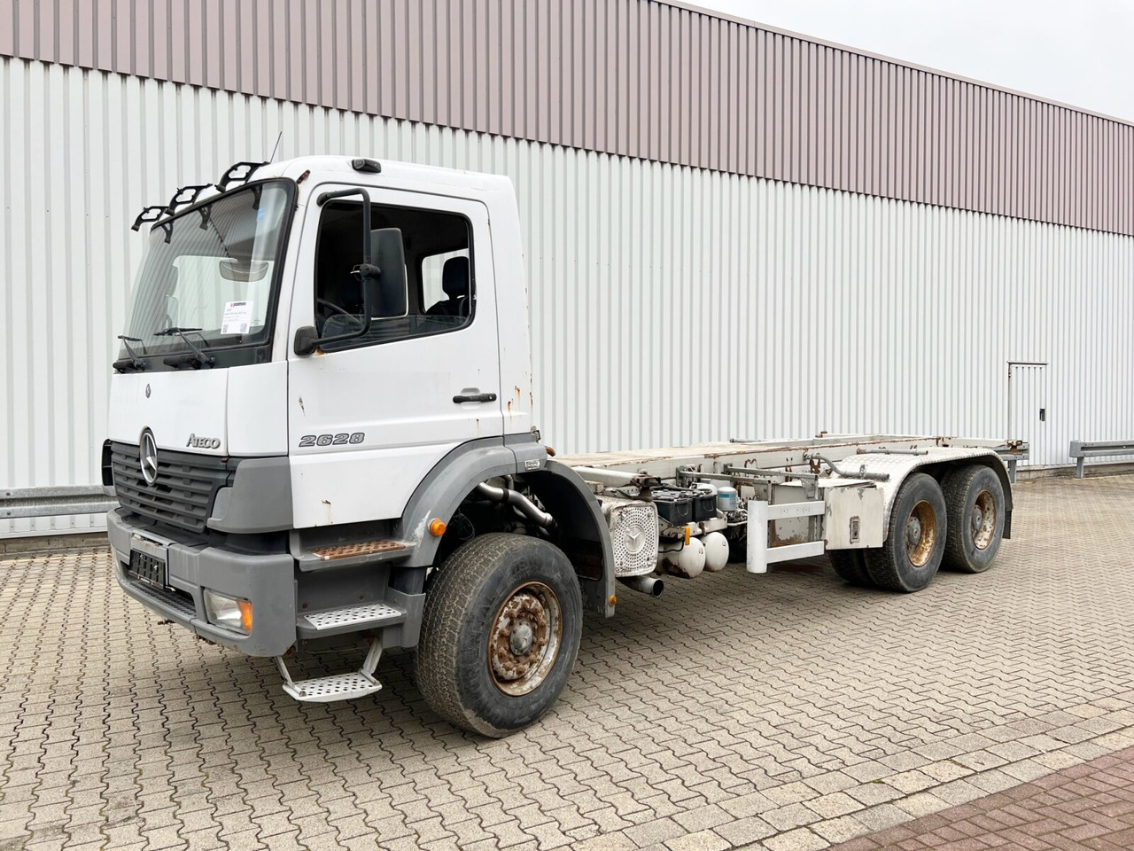 Mercedes-Benz Atego 2628 K 6x4 Atego 2628 K 6x4, 6-Zylinder - Cab chassis truck: picture 1