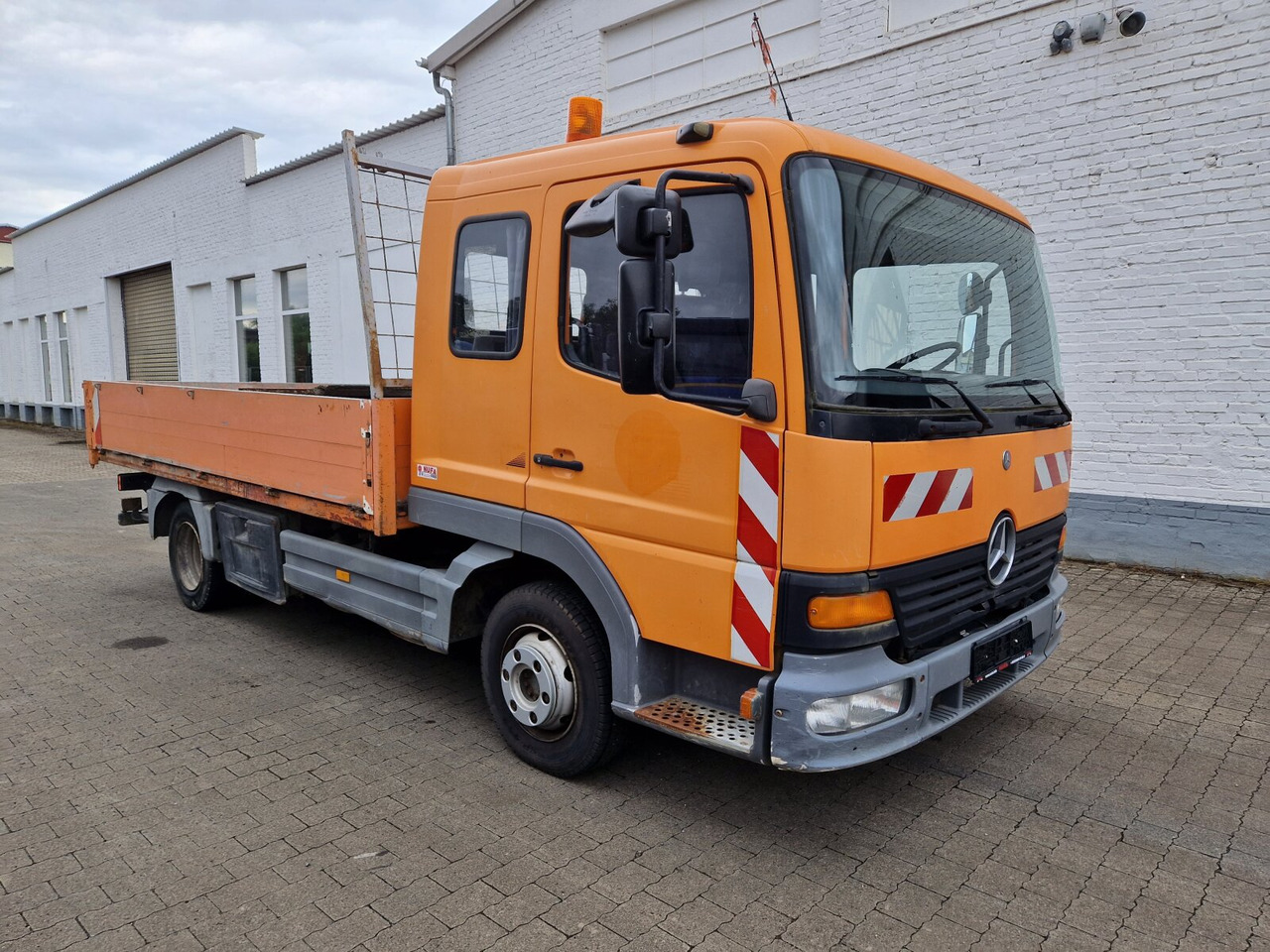 Mercedes-Benz Atego 815 4x2 Atego 815 4x2, 2x AHK Standheizung - Dropside/ Flatbed truck: picture 1