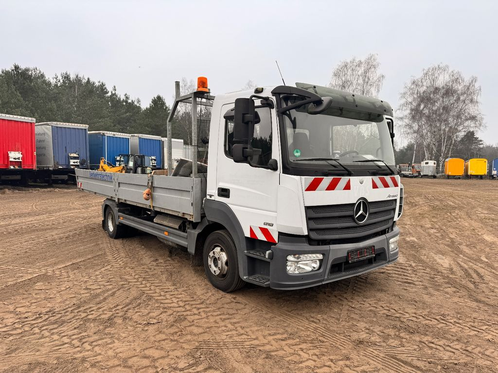 Mercedes-Benz Atego 818  - Dropside/ Flatbed truck: picture 2