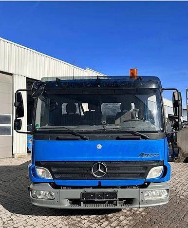 Mercedes-Benz Atego 818 4x2  - Tipper: picture 2