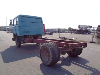 Cab chassis truck Mercedes-Benz LP 911: picture 4
