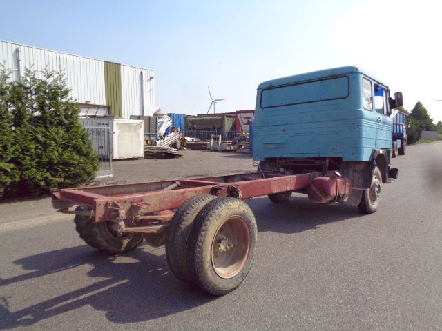 Mercedes-Benz LP 911 - Cab chassis truck: picture 3