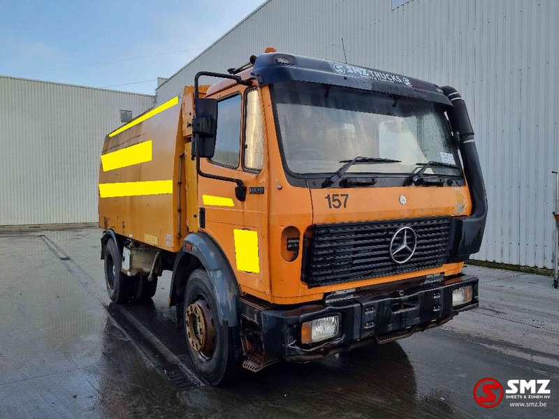 Mercedes-Benz SK 1820 sweeper - Cab chassis truck: picture 1