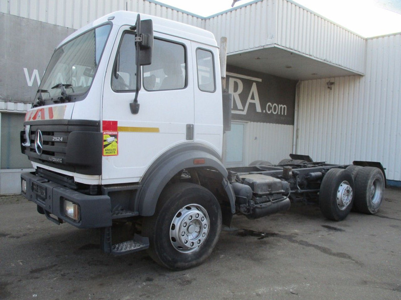 Mercedes-Benz SK 2524 , V6 Turbo , Automatic , 6x2 - Cab chassis truck: picture 1