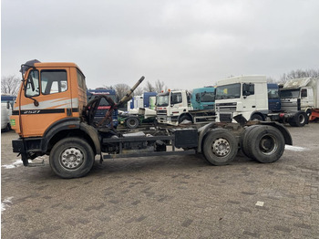 Cab chassis truck Mercedes-Benz SK 2527 Chassis Truck: picture 4