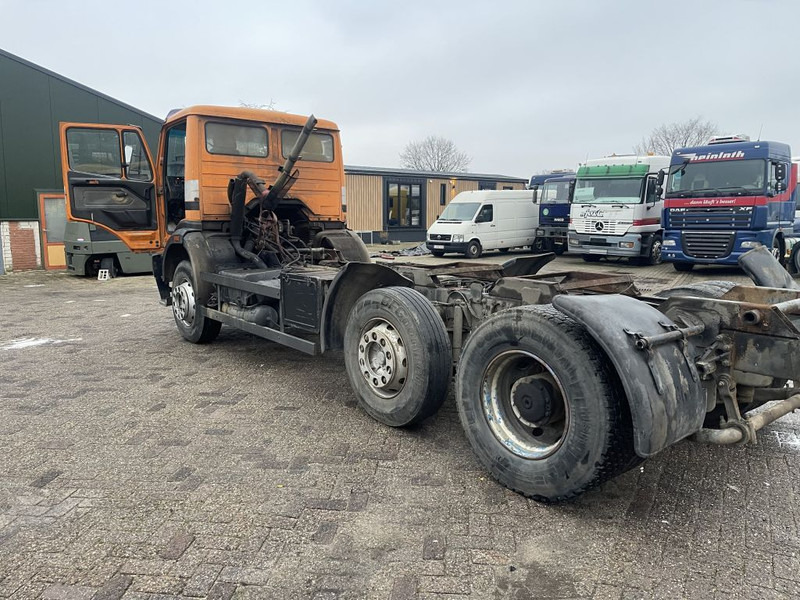Cab chassis truck Mercedes-Benz SK 2527 Chassis Truck: picture 7