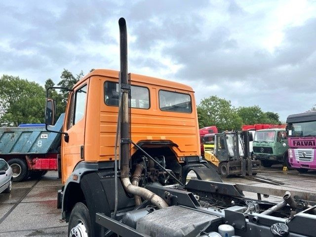 Cab chassis truck Mercedes-Benz SK 2527 K 6x4 FULL STEEL CHASSIS (MANUAL GEARBOX / FULL STEEL SUSPENSION / REDUCTION AXLES / V6 ENGINE): picture 13