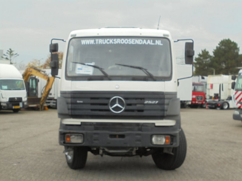 Mercedes-Benz SK 2527 + Manual + 6x2 - Cab chassis truck: picture 2