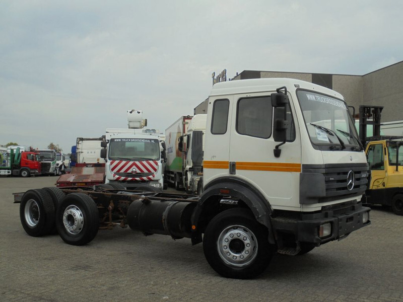 Mercedes-Benz SK 2527 + Manual + 6x2 - Cab chassis truck: picture 3