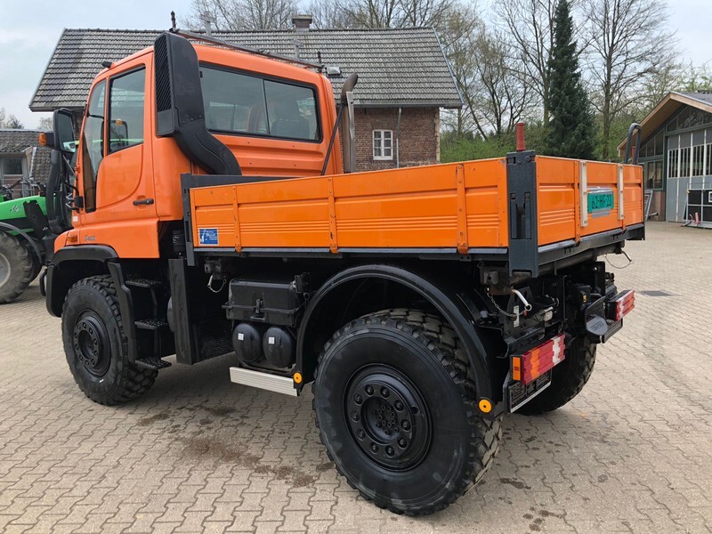 Mercedes-Benz Unimog U400 - Dropside/ Flatbed truck, Utility/ Special vehicle: picture 2