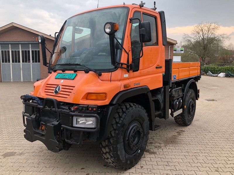 Mercedes-Benz Unimog U400 - Dropside/ Flatbed truck, Utility/ Special vehicle: picture 1