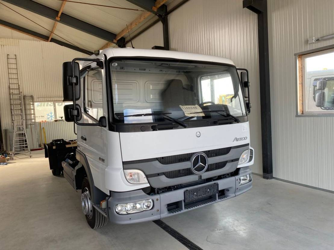 Mercedes-Benz atego818L/New Euro4  - Cab chassis truck: picture 1