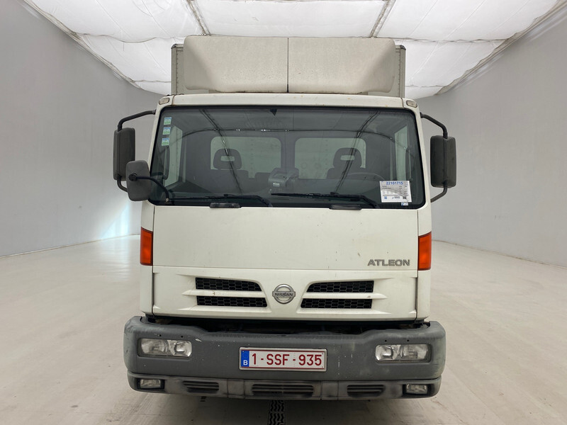 Nissan Atleon 120.21 - Box truck: picture 2