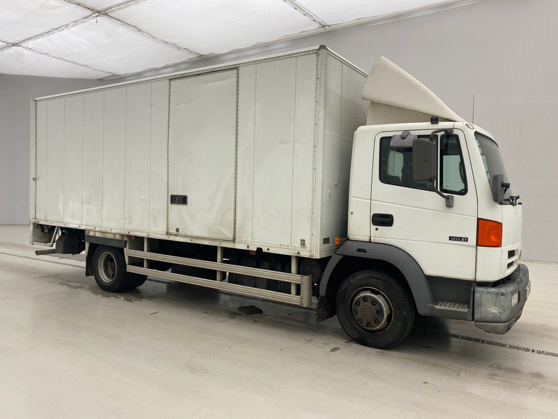 Nissan Atleon 120.21 - Box truck: picture 3