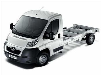 Cab chassis truck Peugeot CHC 350 L3: picture 1