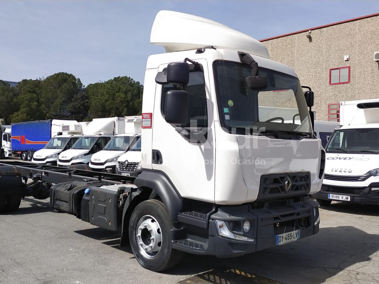 RENAULT D14.240 - Cab chassis truck: picture 1