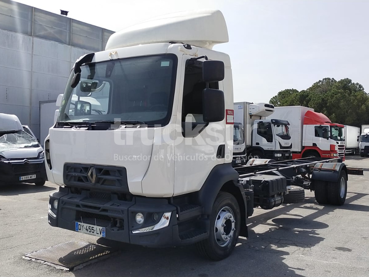 RENAULT D14.240 - Cab chassis truck: picture 2
