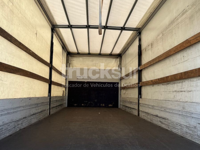 RENAULT D280.16 - Curtainsider truck: picture 4