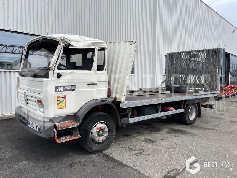 RENAULT M140 13C - Dropside/ Flatbed truck: picture 1