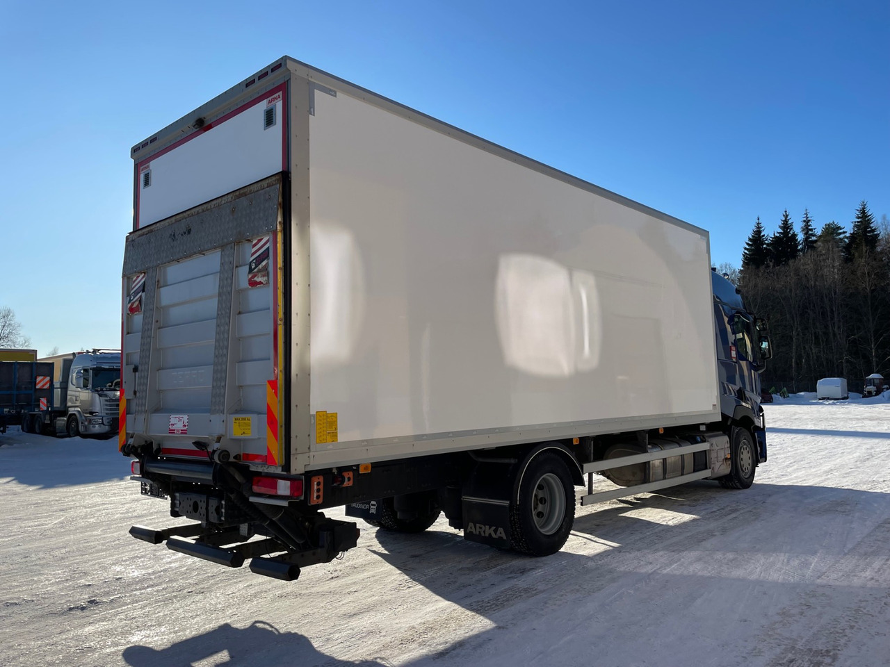 RENAULT T380 - Box truck: picture 5