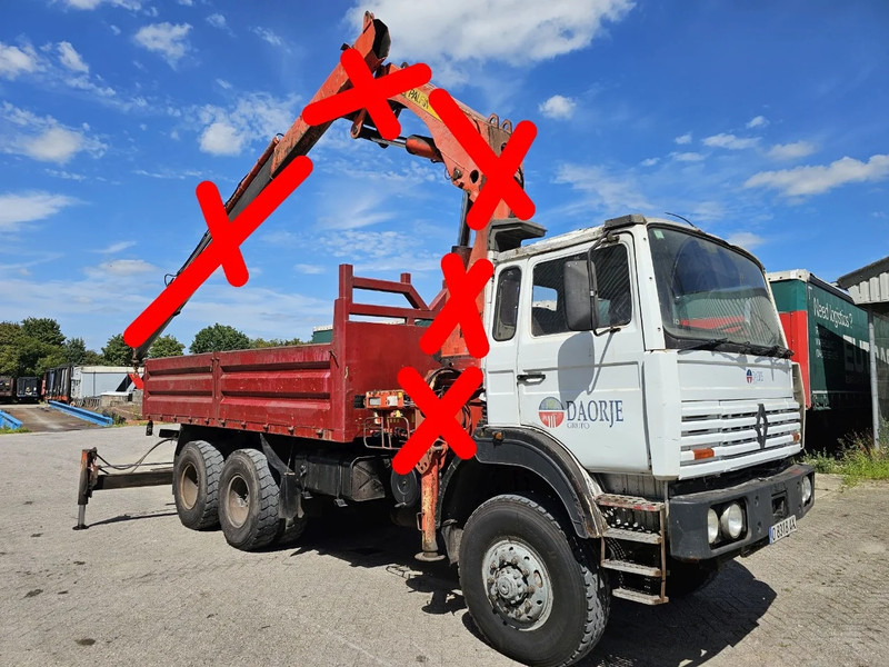 Renault G330 - Dropside/ Flatbed truck: picture 3