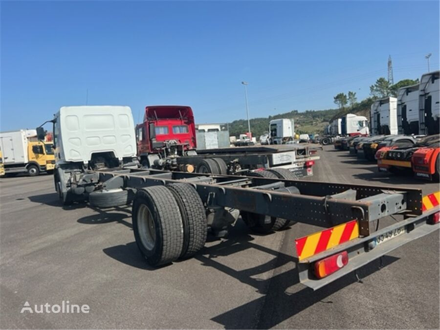 Renault HM 270.18 - Cab chassis truck: picture 3