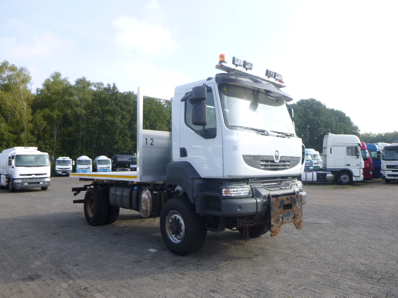 Cab chassis truck Renault Kerax 380 DXI 4x4 Euro 5 + Hydraulics: picture 2