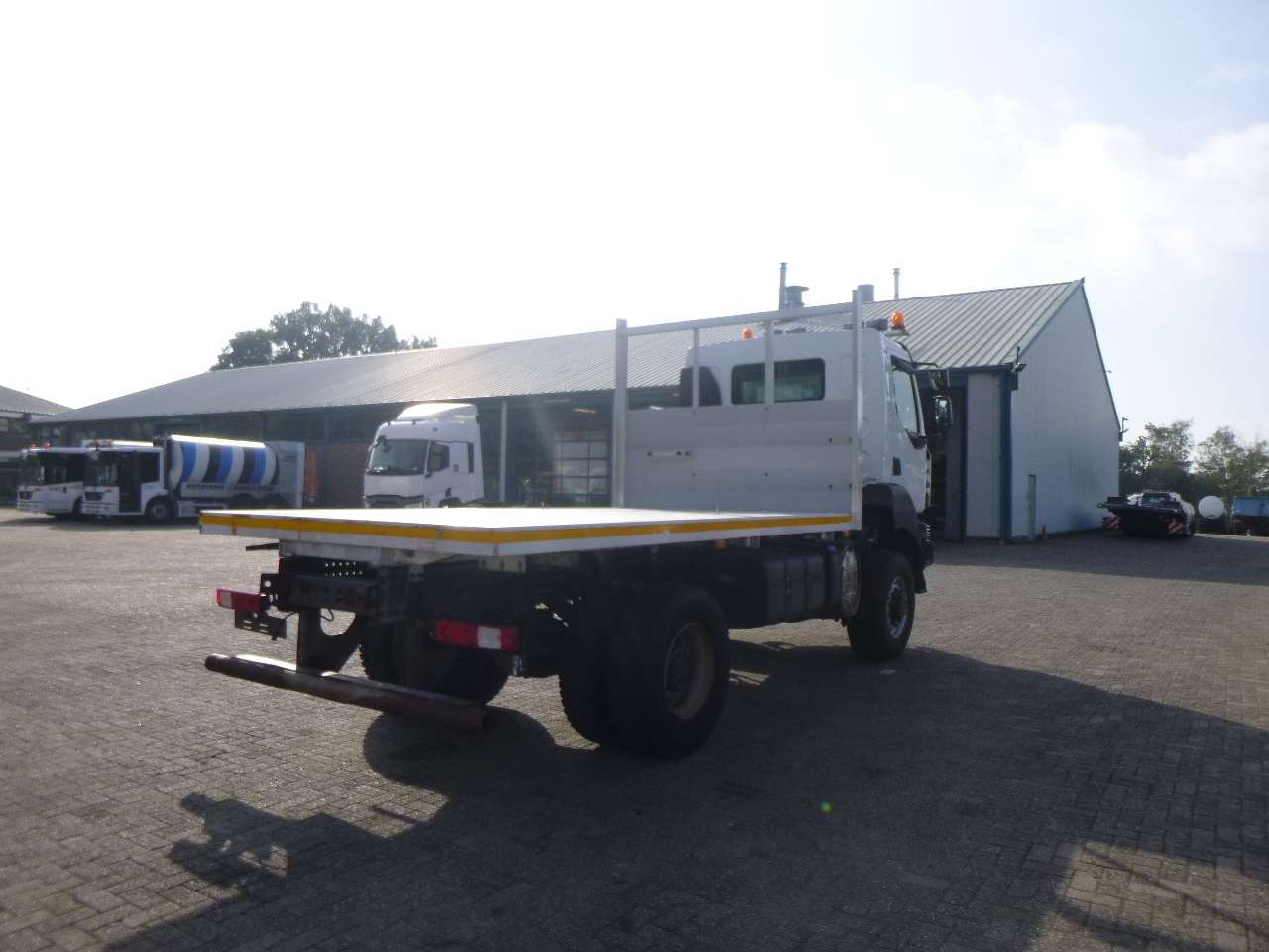Cab chassis truck Renault Kerax 380 DXI 4x4 Euro 5 + Hydraulics: picture 3