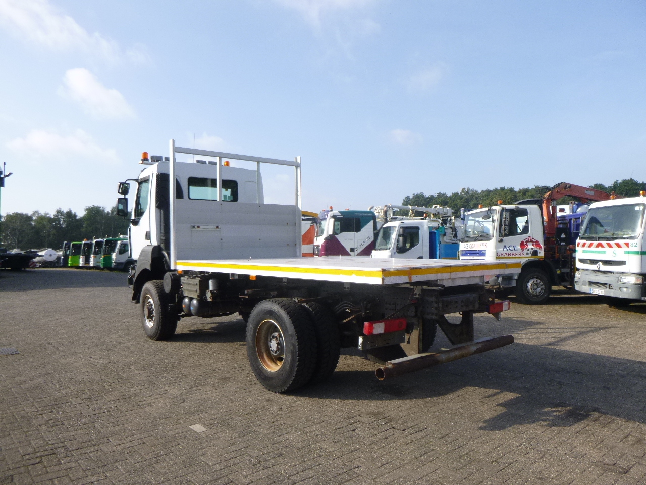 Cab chassis truck Renault Kerax 380 DXI 4x4 Euro 5 + Hydraulics: picture 4