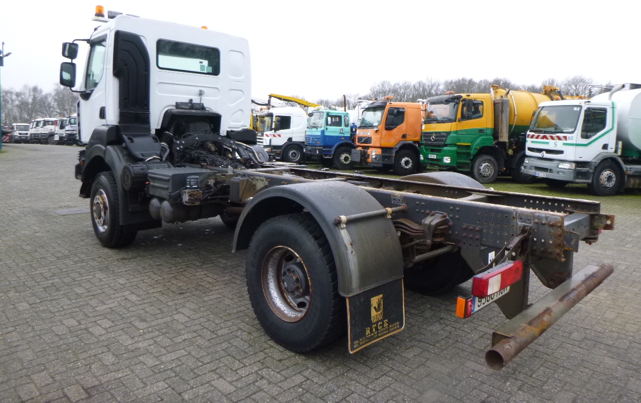 Renault Kerax 380 DXI 4x4 Euro 5 chassis + PTO - Cab chassis truck: picture 3