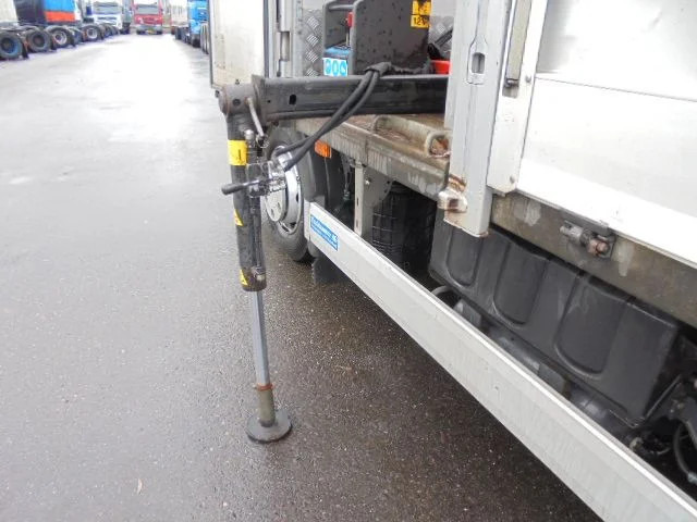 Dropside/ Flatbed truck, Crane truck Renault Midlum 240 D12: picture 6