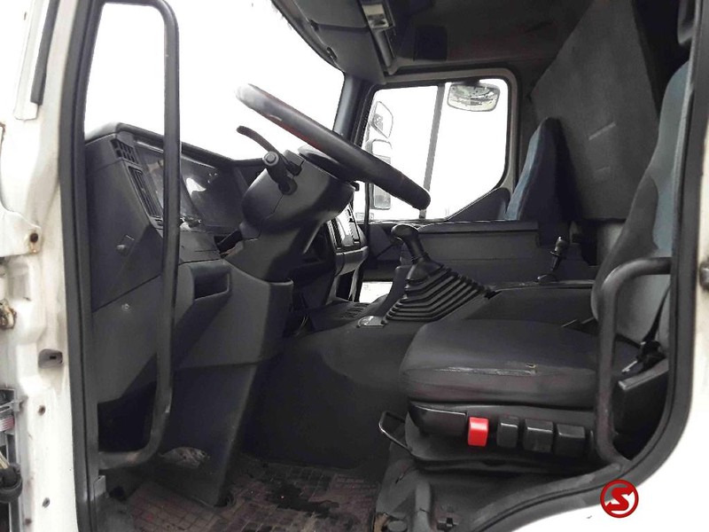 Cab chassis truck Renault Premium 250 lames: picture 8