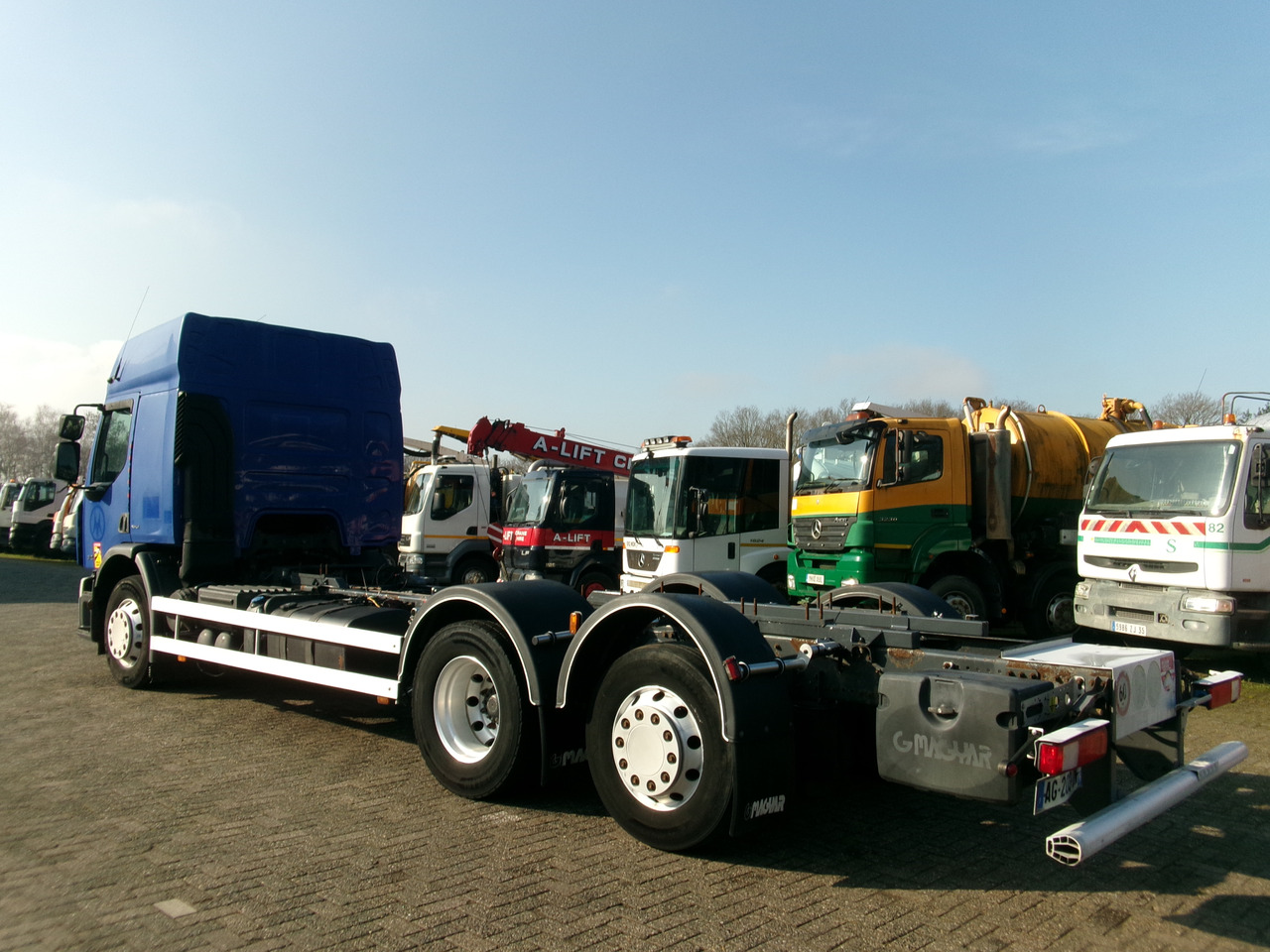 Renault Premium 370 6x2 chassis - Cab chassis truck: picture 3