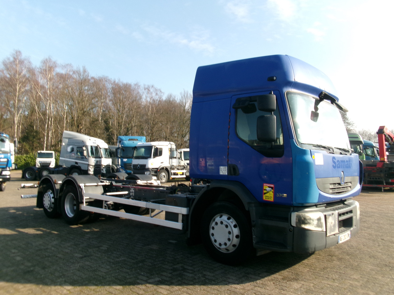 Renault Premium 370 6x2 chassis - Cab chassis truck: picture 2