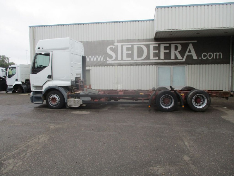 Renault Premium 385 , 6x2 , Manual , Euro 2 - Cab chassis truck: picture 2