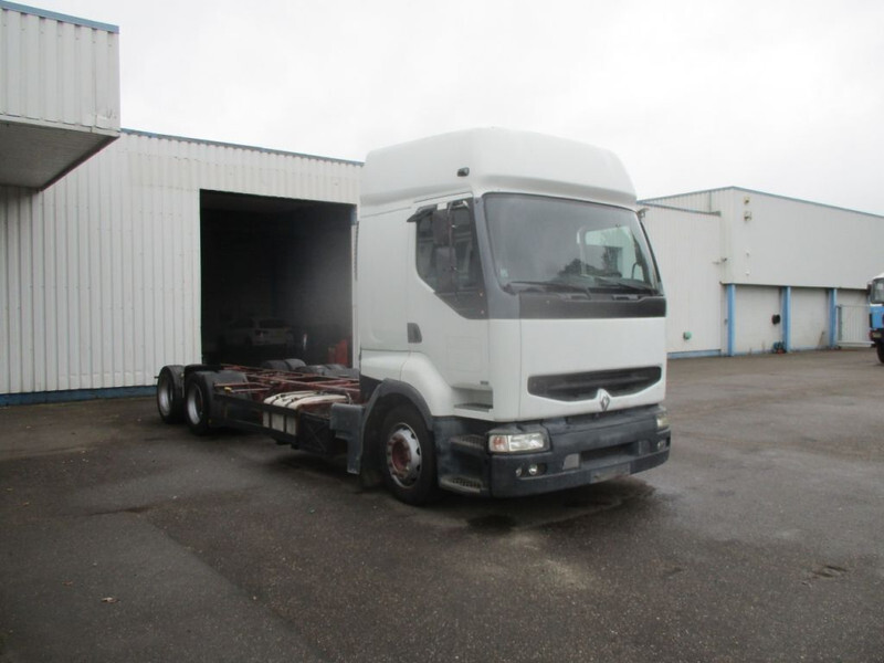 Renault Premium 385 , 6x2 , Manual , Euro 2 - Cab chassis truck: picture 4