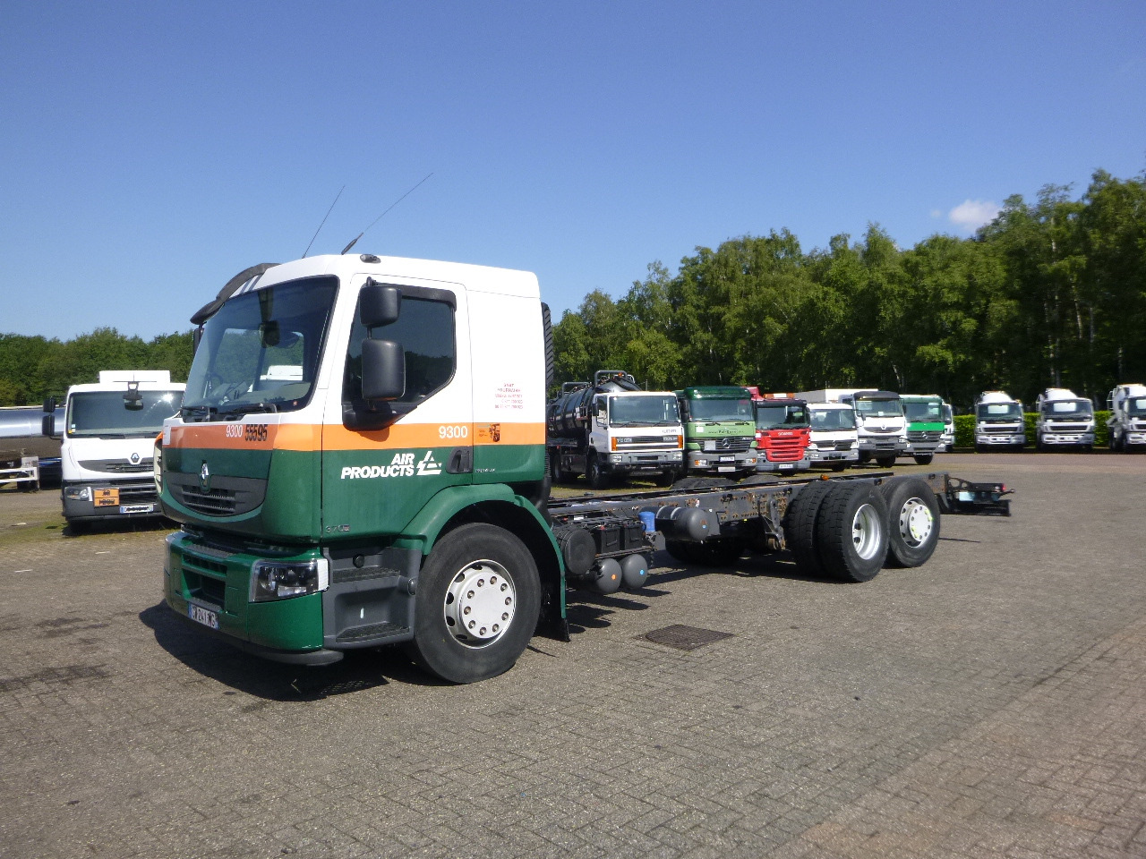 Renault Premium Lander 370 6x2 chassis + ADR - Cab chassis truck: picture 1
