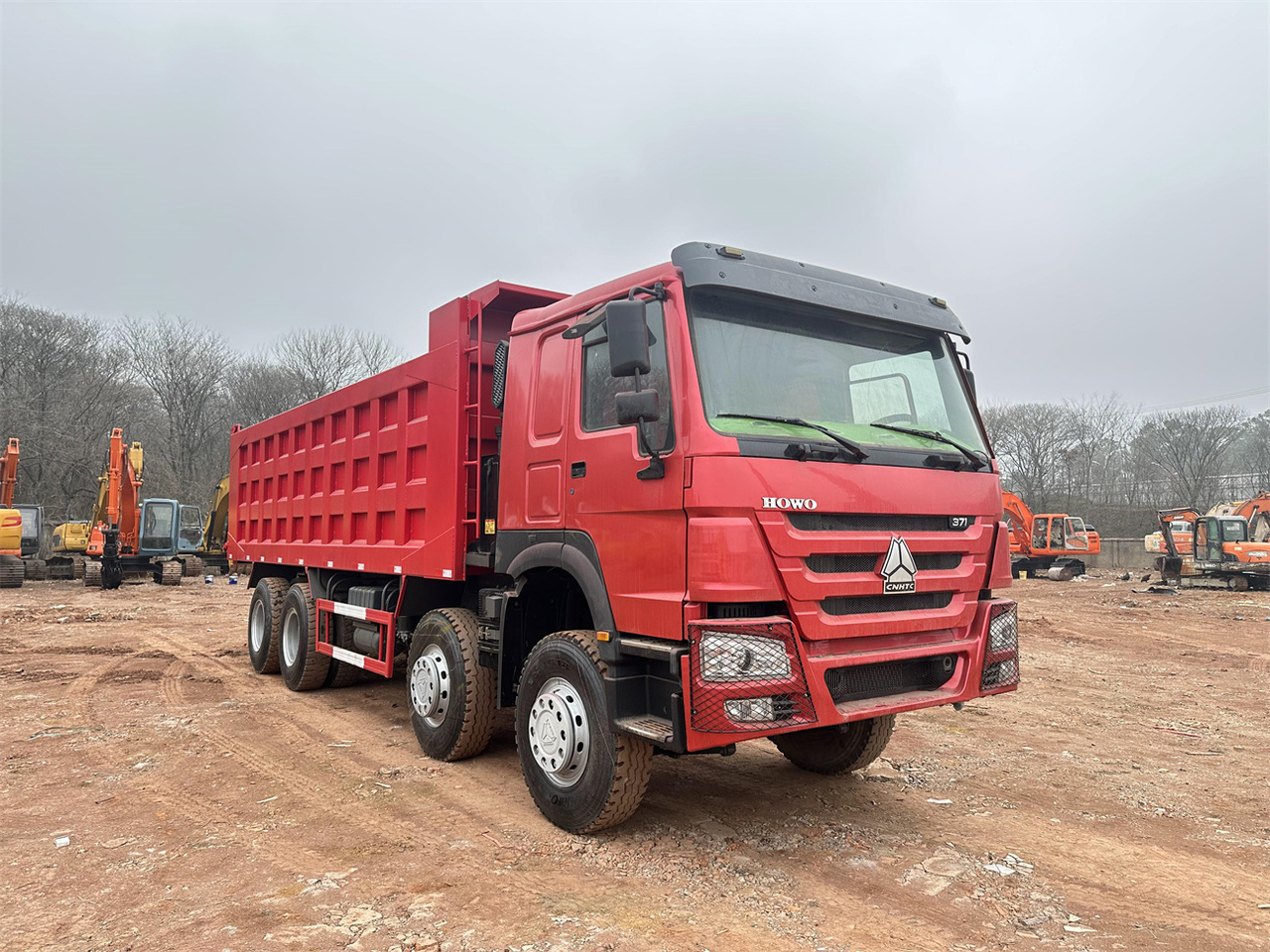 Tipper for transportation of silos SINOTRUK HOWO 371: picture 4