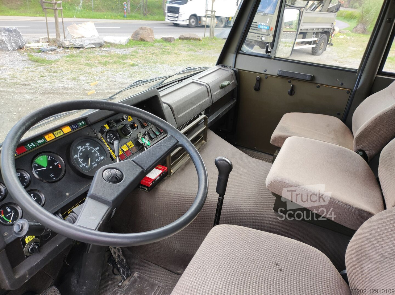 STEYR Steyr 1291.320 4x4 Pritsche & Plane - Curtainsider truck: picture 4