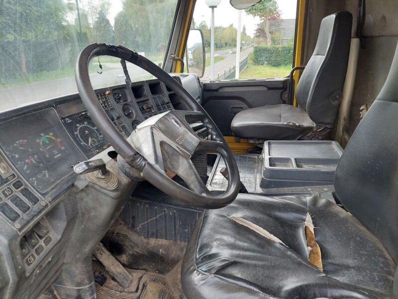 Tipper Scania 143-400 V8 6x4: picture 8