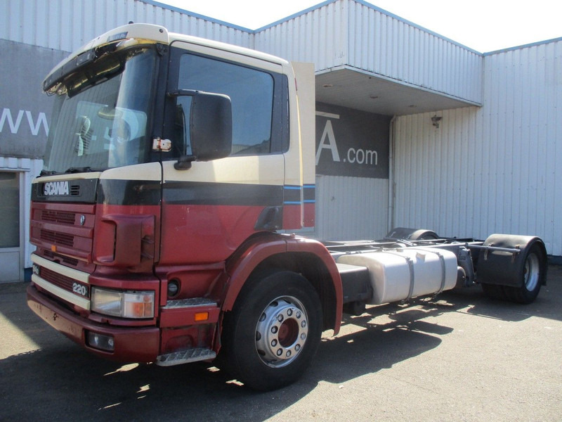 Scania 94D 220 , Manual Gearbox and Feulpump - Cab chassis truck: picture 1