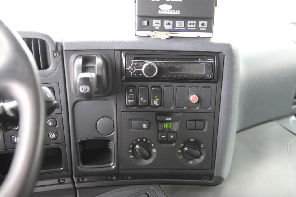 Scania P230 E5 CS 850 Strom LBW Rolltor Klima FRC 25 - Refrigerator truck: picture 4