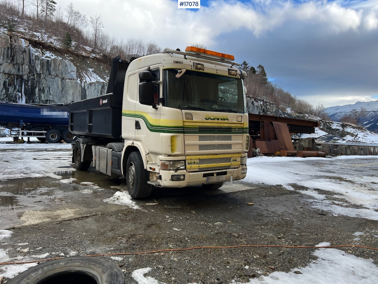 Scania R124 - Tipper: picture 1